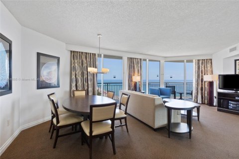 Condominio en venta en Sunny Isles Beach, Florida, 3 dormitorios, 172.8 m2 № 2032643 - foto 2