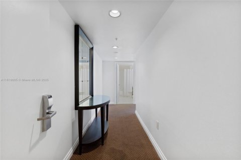 Condominio en venta en Sunny Isles Beach, Florida, 3 dormitorios, 172.8 m2 № 2032643 - foto 26