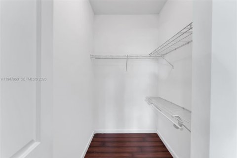 Снять в аренду кондоминиум в Норт-Бей-Виллидж, Флорида 3 спальни, 124.12м2, № 2004627 - фото 16