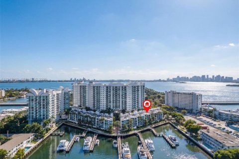 Снять в аренду кондоминиум в Норт-Бей-Виллидж, Флорида 3 спальни, 124.12м2, № 2004627 - фото 2