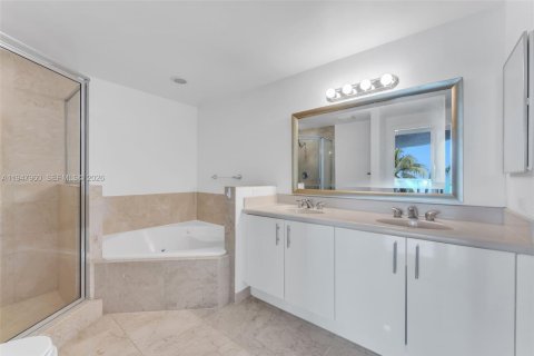 Снять в аренду кондоминиум в Норт-Бей-Виллидж, Флорида 3 спальни, 124.12м2, № 2004627 - фото 29