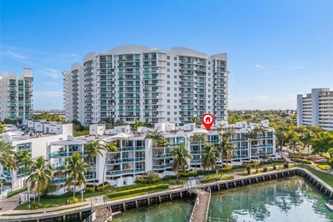 Снять в аренду кондоминиум в Норт-Бей-Виллидж, Флорида 3 спальни, 124.12м2, № 2004627 - фото 3