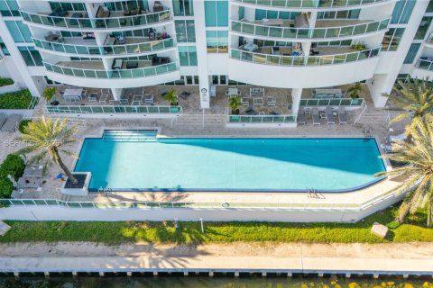 Купить кондоминиум в Авентура, Флорида 2 спальни, 276.2м2, № 2054488 - фото 17