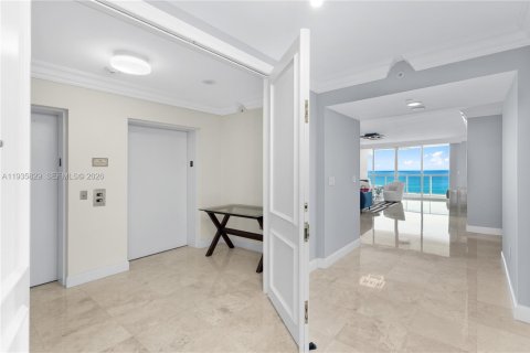 Купить кондоминиум в Авентура, Флорида 2 спальни, 276.2м2, № 2054488 - фото 6