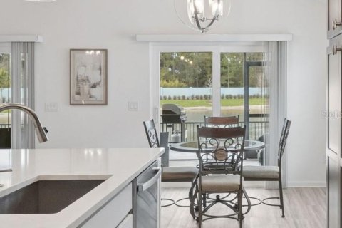 House in The Villages, Florida 3 bedrooms, 180.32 sq.m. № 2110453 - photo 29