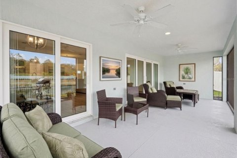 House in The Villages, Florida 3 bedrooms, 180.32 sq.m. № 2110453 - photo 21