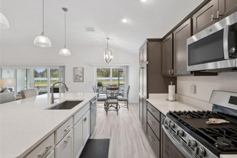 House in The Villages, Florida 3 bedrooms, 180.32 sq.m. № 2110453 - photo 27