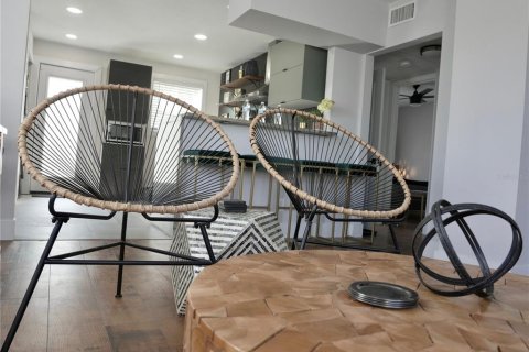 Duplex in Daytona Beach, Florida 4 bedrooms, 167.22 sq.m. № 2329819 - photo 9