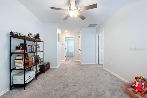 House in Zephyrhills, Florida 5 bedrooms, 205.96 sq.m. № 1917822 - photo 20