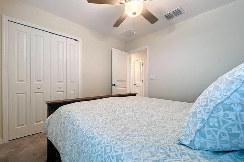 House in Zephyrhills, Florida 5 bedrooms, 205.96 sq.m. № 1917822 - photo 26