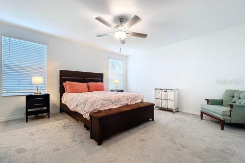 House in Zephyrhills, Florida 5 bedrooms, 205.96 sq.m. № 1917822 - photo 13