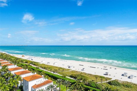 Condo in Miami Beach, Florida, 2 bedrooms  № 2018229 - photo 27