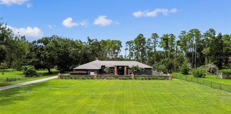 Casa en Lutz, Florida 4 dormitorios, 338.72 m2 № 1827087