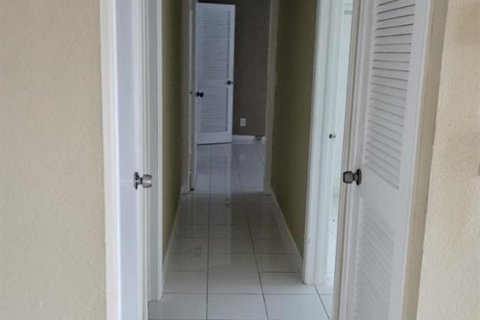 Condo in Fort Lauderdale, Florida, 2 bedrooms № 2154193 - photo 3