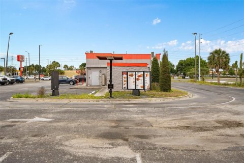 Propiedad comercial en venta en Kissimmee, Florida, 228.54 m2 № 2133713 - foto 13