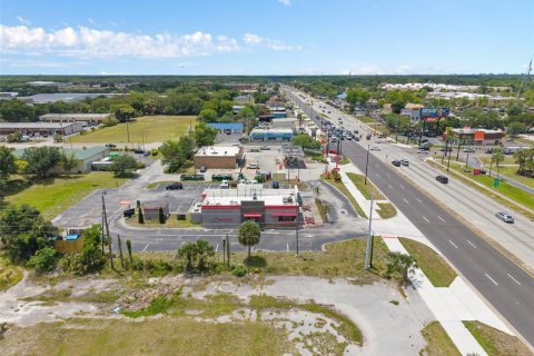 Propiedad comercial en venta en Kissimmee, Florida, 228.54 m2 № 2133713 - foto 18