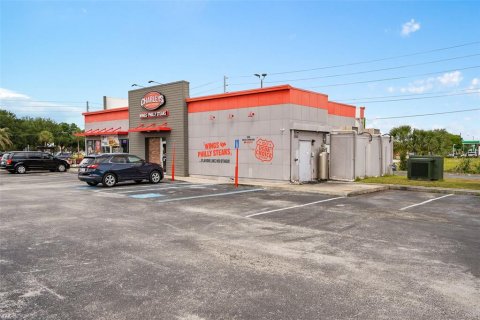 Propiedad comercial en venta en Kissimmee, Florida, 228.54 m2 № 2133713 - foto 10