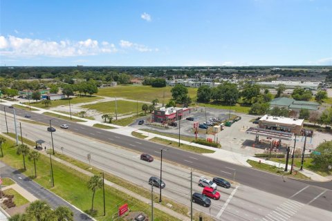 Propiedad comercial en venta en Kissimmee, Florida, 228.54 m2 № 2133713 - foto 16