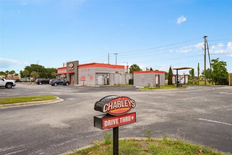 Propiedad comercial en venta en Kissimmee, Florida, 228.54 m2 № 2133713 - foto 14