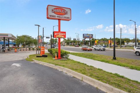 Propiedad comercial en venta en Kissimmee, Florida, 228.54 m2 № 2133713 - foto 5