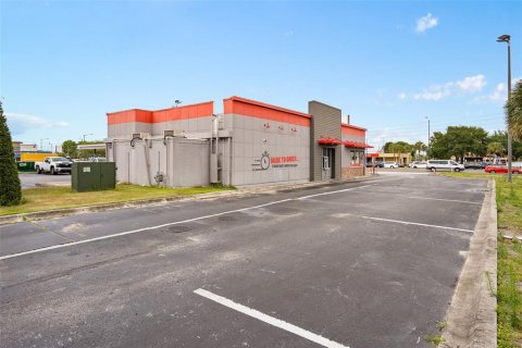 Propiedad comercial en venta en Kissimmee, Florida, 228.54 m2 № 2133713 - foto 12
