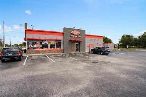 Propiedad comercial en venta en Kissimmee, Florida, 228.54 m2 № 2133713 - foto 9