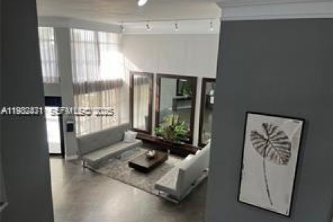 Condominio en venta en Hallandale Beach, Florida, 2 dormitorios, 99.87 m2 № 2035139 - foto 4