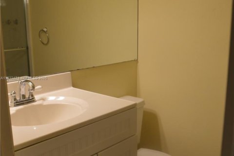 Condominio en venta en Hallandale Beach, Florida, 2 dormitorios, 99.87 m2 № 2035139 - foto 17