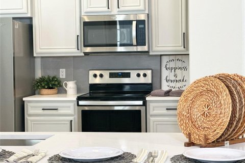 Condo in Orlando, Florida, 3 bedrooms № 2101598 - photo 4