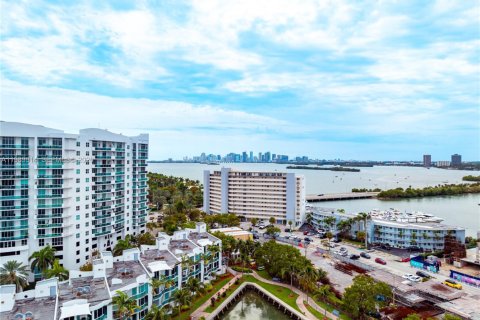 Condo in North Bay Village, Florida  № 2051986 - photo 3