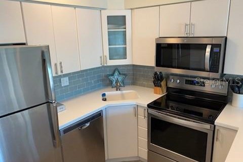 Condominio en alquiler en St. Lucie, Florida, 1 dormitorio, 62.99 m2 № 251633 - foto 13