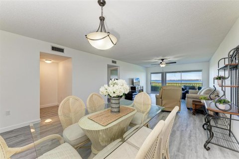 Condo in Bradenton, Florida, 2 bedrooms  № 1517651 - photo 13