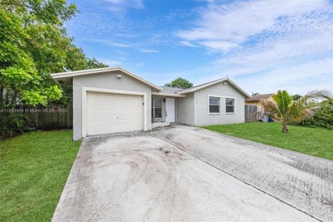 Villa ou maison à vendre à Pompano Beach, Floride: 3 chambres, 123.65 m2 № 1945957 - photo 4