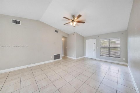 Villa ou maison à vendre à Pompano Beach, Floride: 3 chambres, 123.65 m2 № 1945957 - photo 14