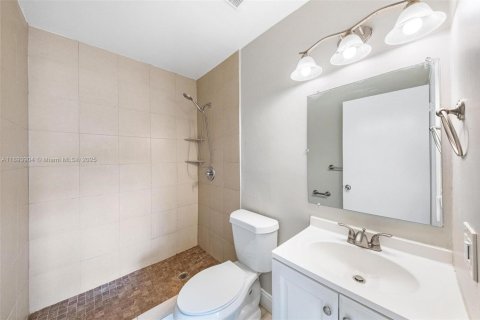 Villa ou maison à vendre à Pompano Beach, Floride: 3 chambres, 123.65 m2 № 1945957 - photo 22