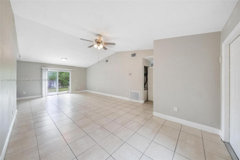 Villa ou maison à vendre à Pompano Beach, Floride: 3 chambres, 123.65 m2 № 1945957 - photo 18