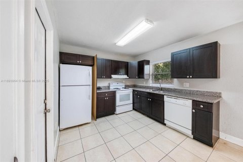 Villa ou maison à vendre à Pompano Beach, Floride: 3 chambres, 123.65 m2 № 1945957 - photo 9