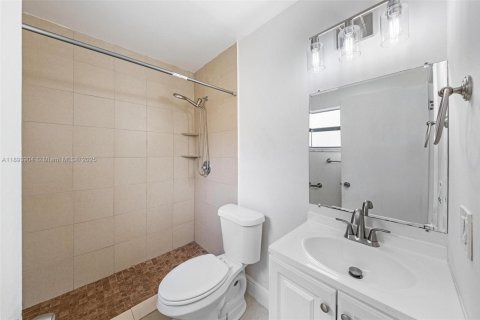 Villa ou maison à vendre à Pompano Beach, Floride: 3 chambres, 123.65 m2 № 1945957 - photo 23