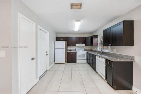 Villa ou maison à vendre à Pompano Beach, Floride: 3 chambres, 123.65 m2 № 1945957 - photo 8