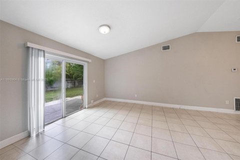 Villa ou maison à vendre à Pompano Beach, Floride: 3 chambres, 123.65 m2 № 1945957 - photo 17