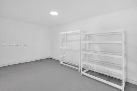 House in Hollywood, Florida 4 bedrooms, 144.74 sq.m. № 2045527 - photo 16