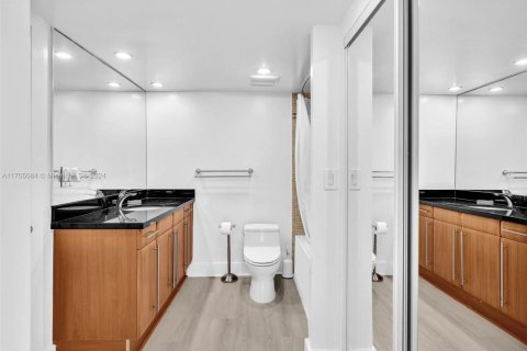 Купить кондоминиум в Майами-Бич, Флорида 1 спальня, 81.75м2, № 1986632 - фото 16