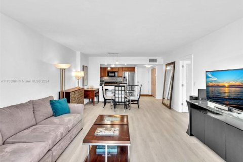 Купить кондоминиум в Майами-Бич, Флорида 1 спальня, 81.75м2, № 1986632 - фото 15