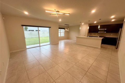 Villa ou maison à louer à Kissimmee, Floride: 5 chambres, 247.12 m2 № 2238694 - photo 4