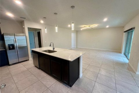 Villa ou maison à louer à Kissimmee, Floride: 5 chambres, 247.12 m2 № 2238694 - photo 6