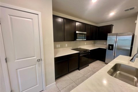 Villa ou maison à louer à Kissimmee, Floride: 5 chambres, 247.12 m2 № 2238694 - photo 5