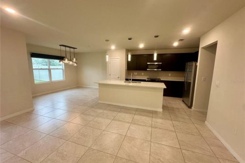 Villa ou maison à louer à Kissimmee, Floride: 5 chambres, 247.12 m2 № 2238694 - photo 3