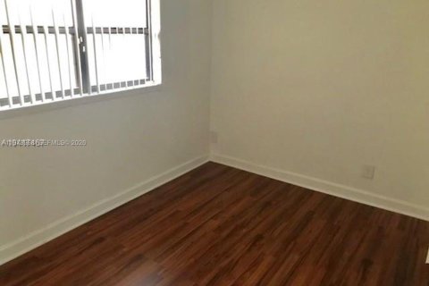 Condo in Sunrise, Florida, 1 bedroom  № 2046355 - photo 4