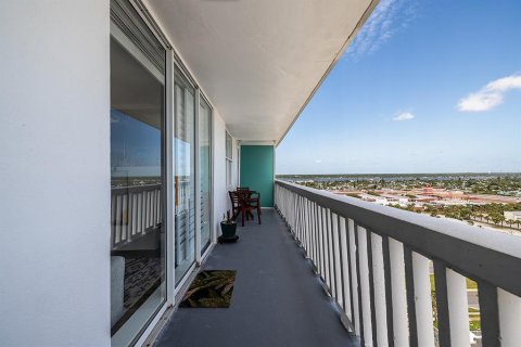 Condo in Daytona Beach, Florida, 1 bedroom  № 1817555 - photo 21