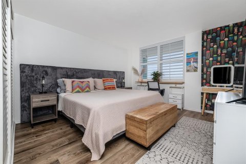 Condo in Daytona Beach, Florida, 1 bedroom  № 1817555 - photo 3